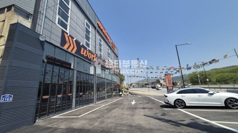 경기 포천시 내촌면 음현리 주1동 접근성 뛰어난 도로변 통임대 대형화물트럭 진입가능 월세 매물번호 10335 사진 2