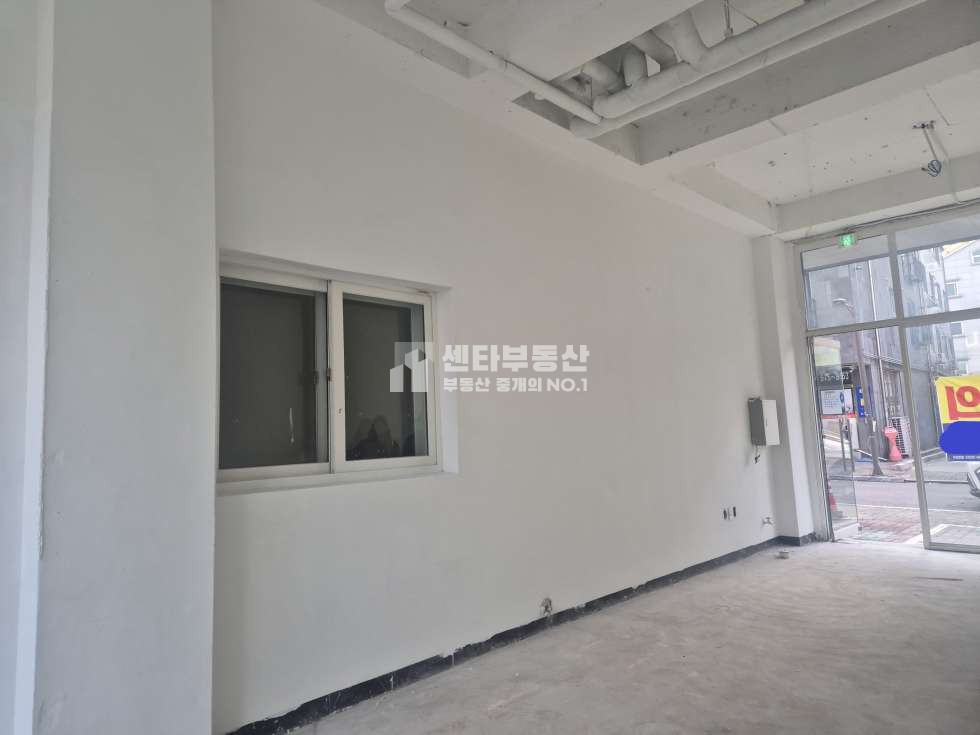 경기 남양주시 진접읍 금곡리 진접역 출구 바로 앞 대로변 가시성 좋은 상가임대 월세 매물번호 10294 사진 2